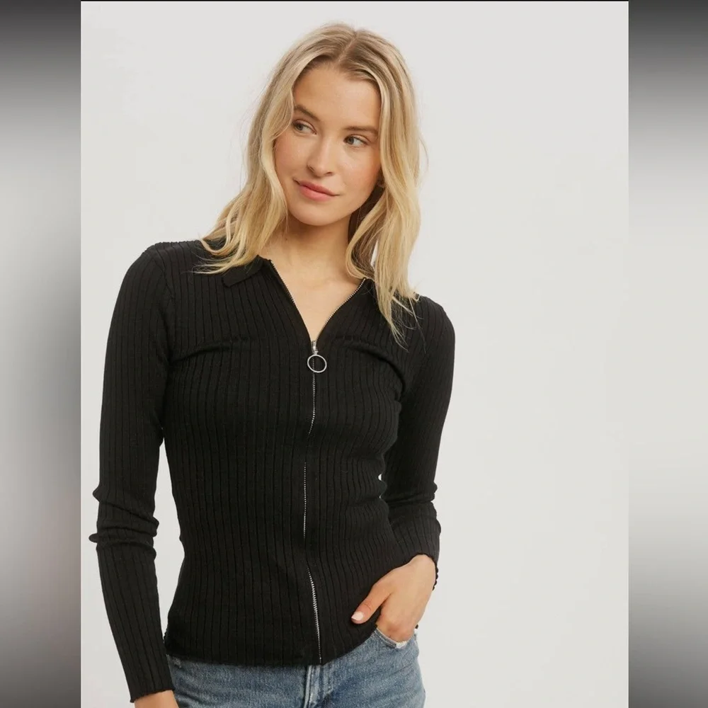 🆕Sweater Ribbed Fitted Collar Zip Up Black S, M & L Available - Picture 5 of 6